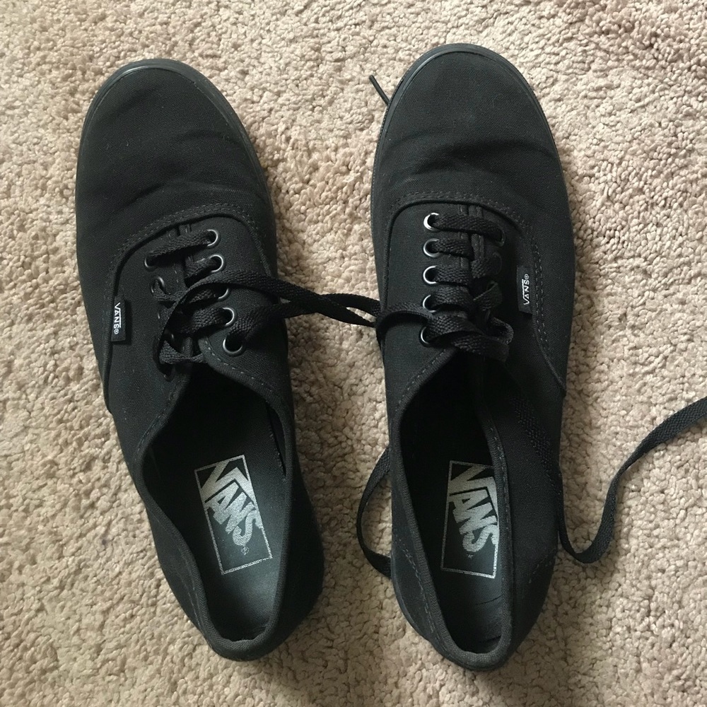 Black vans, low pro